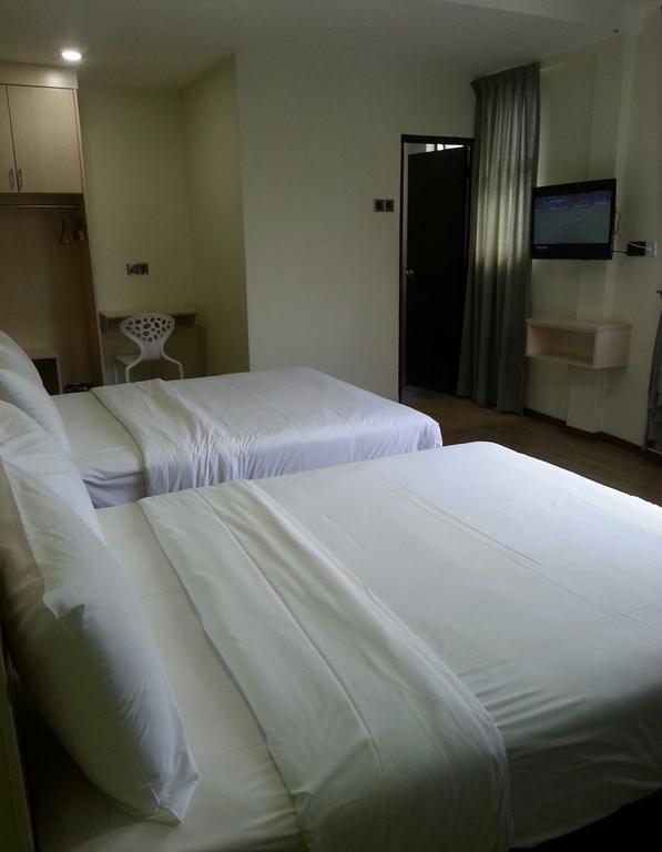 Merlin Hotel Penang Джорджтаун Экстерьер фото