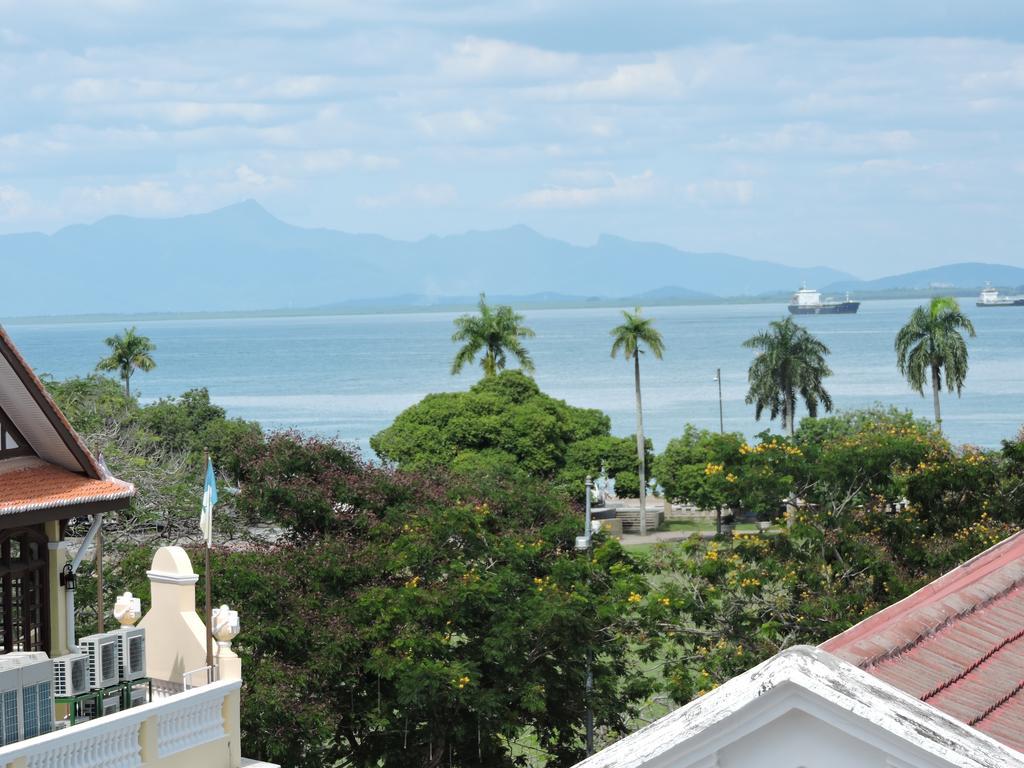 Merlin Hotel Penang Джорджтаун Экстерьер фото