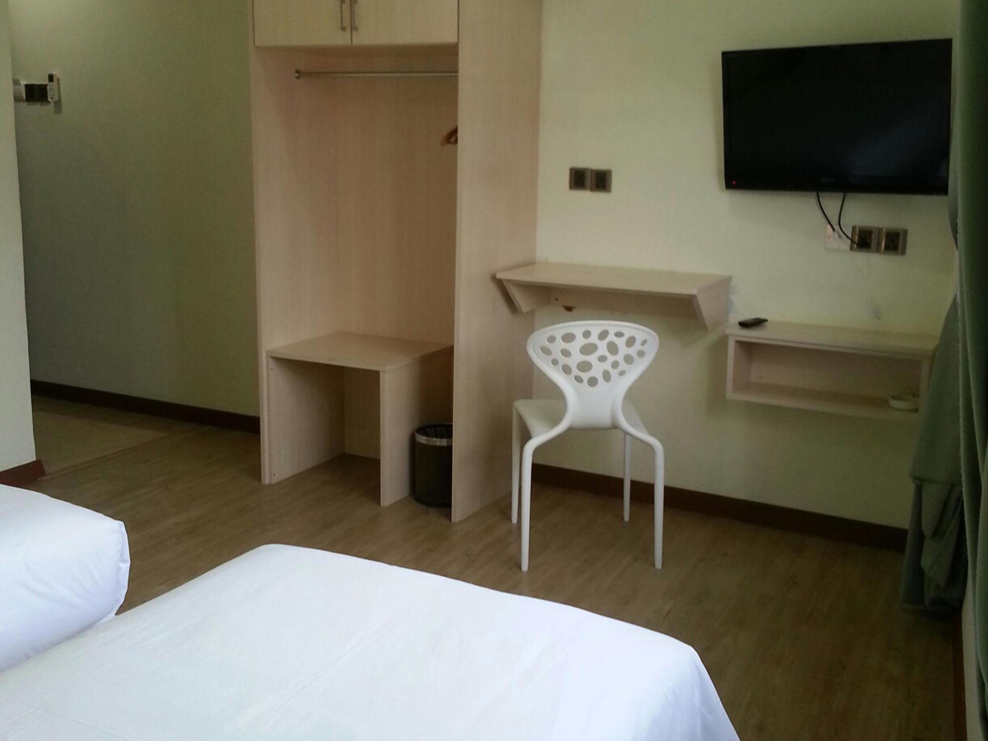 Merlin Hotel Penang Джорджтаун Экстерьер фото