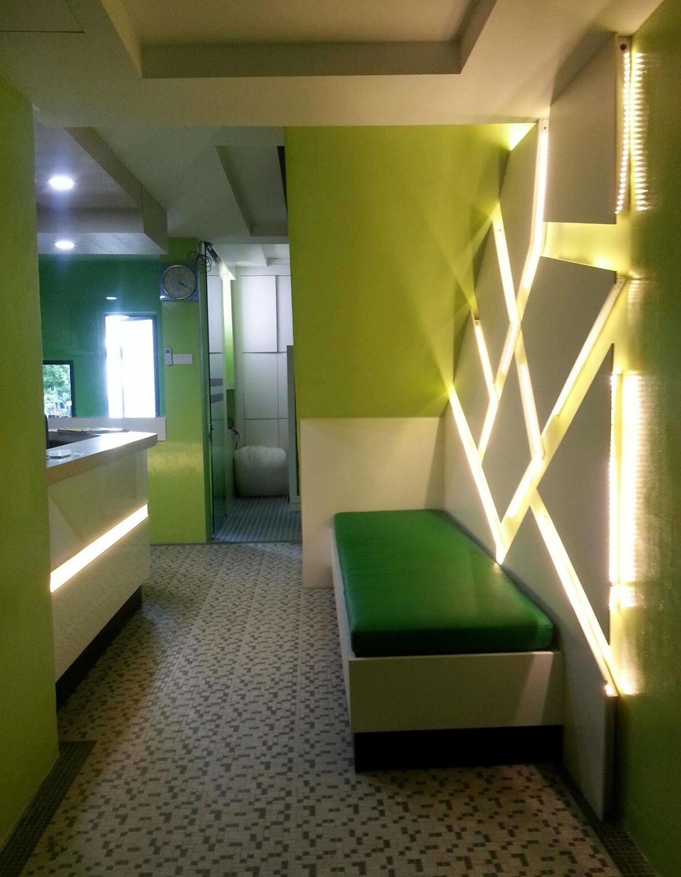 Merlin Hotel Penang Джорджтаун Экстерьер фото