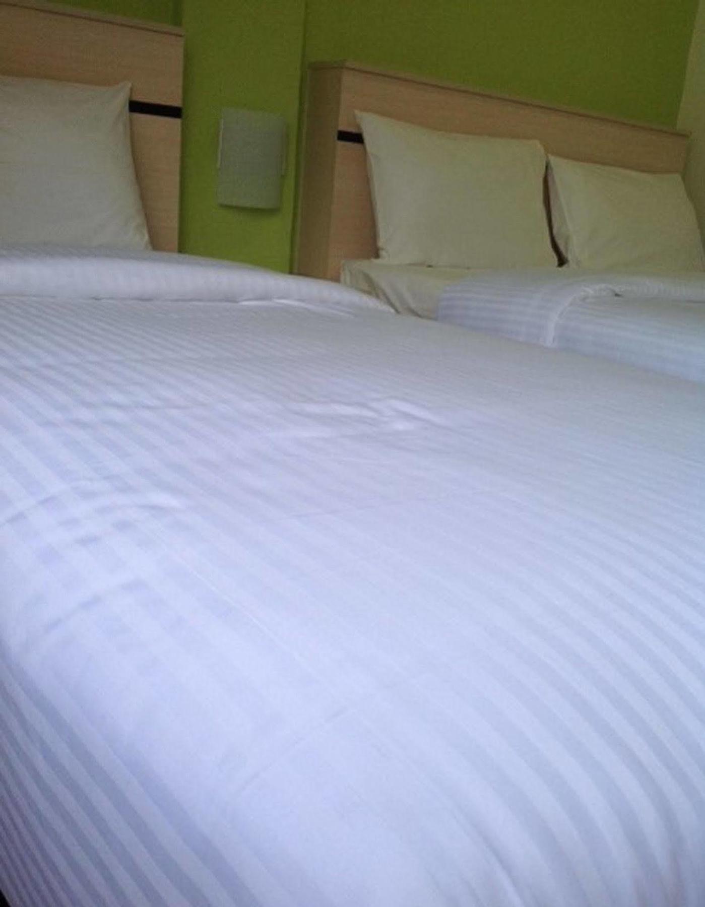 Merlin Hotel Penang Джорджтаун Экстерьер фото